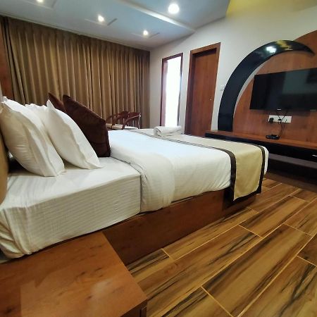 Hotel Royal City Siliguri Exterior photo