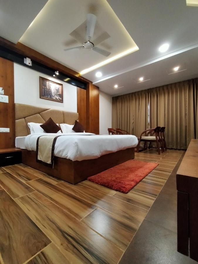 Hotel Royal City Siliguri Exterior photo