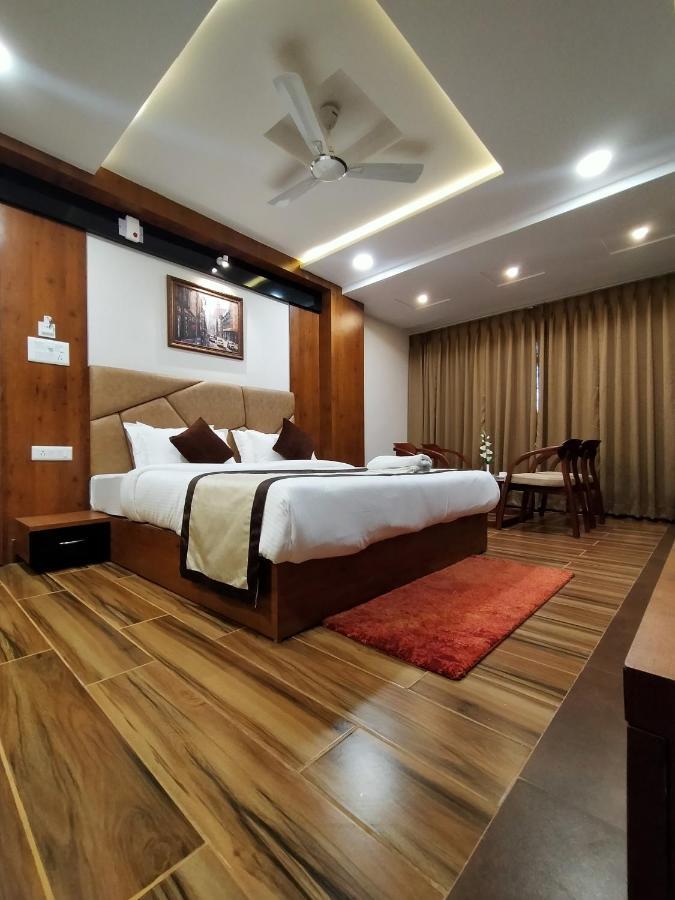 Hotel Royal City Siliguri Exterior photo