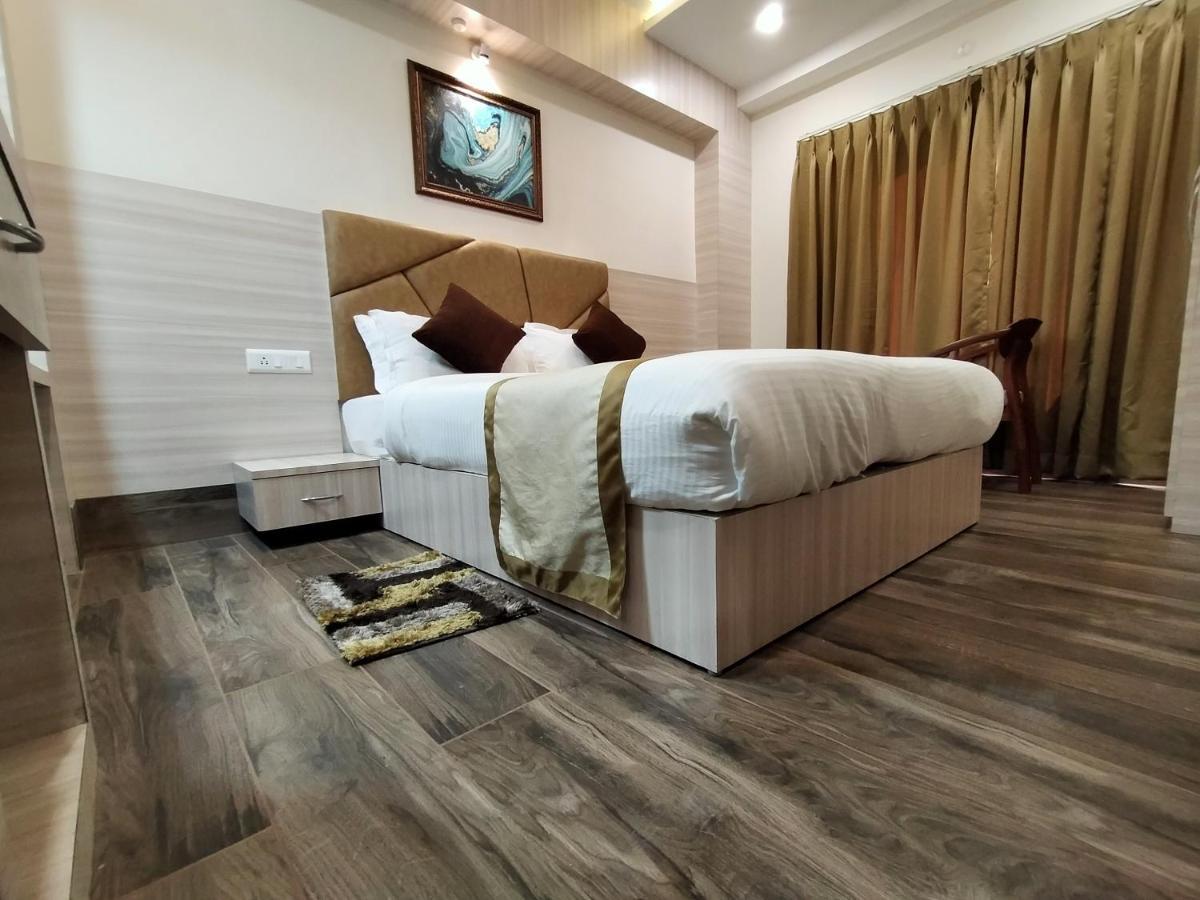 Hotel Royal City Siliguri Exterior photo
